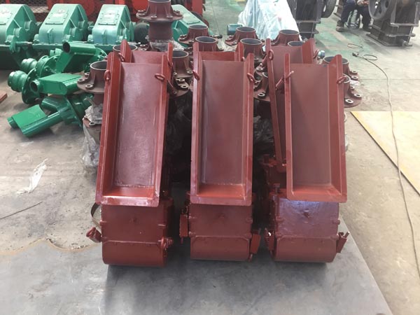 Electromagnetic vibrating feeder